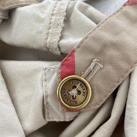 Low rise Burberry shorts - Picture 8 of 11